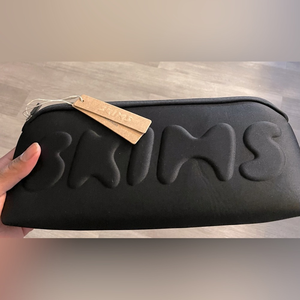 Skims pouch Neoprene !